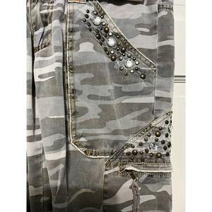 EUC Miss Me Cargo Pant Women's Size M, Multicolor Camouflage - Rhinestones!
